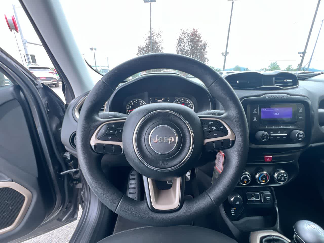 Thumbnail: 2016 Jeep Renegade - 14