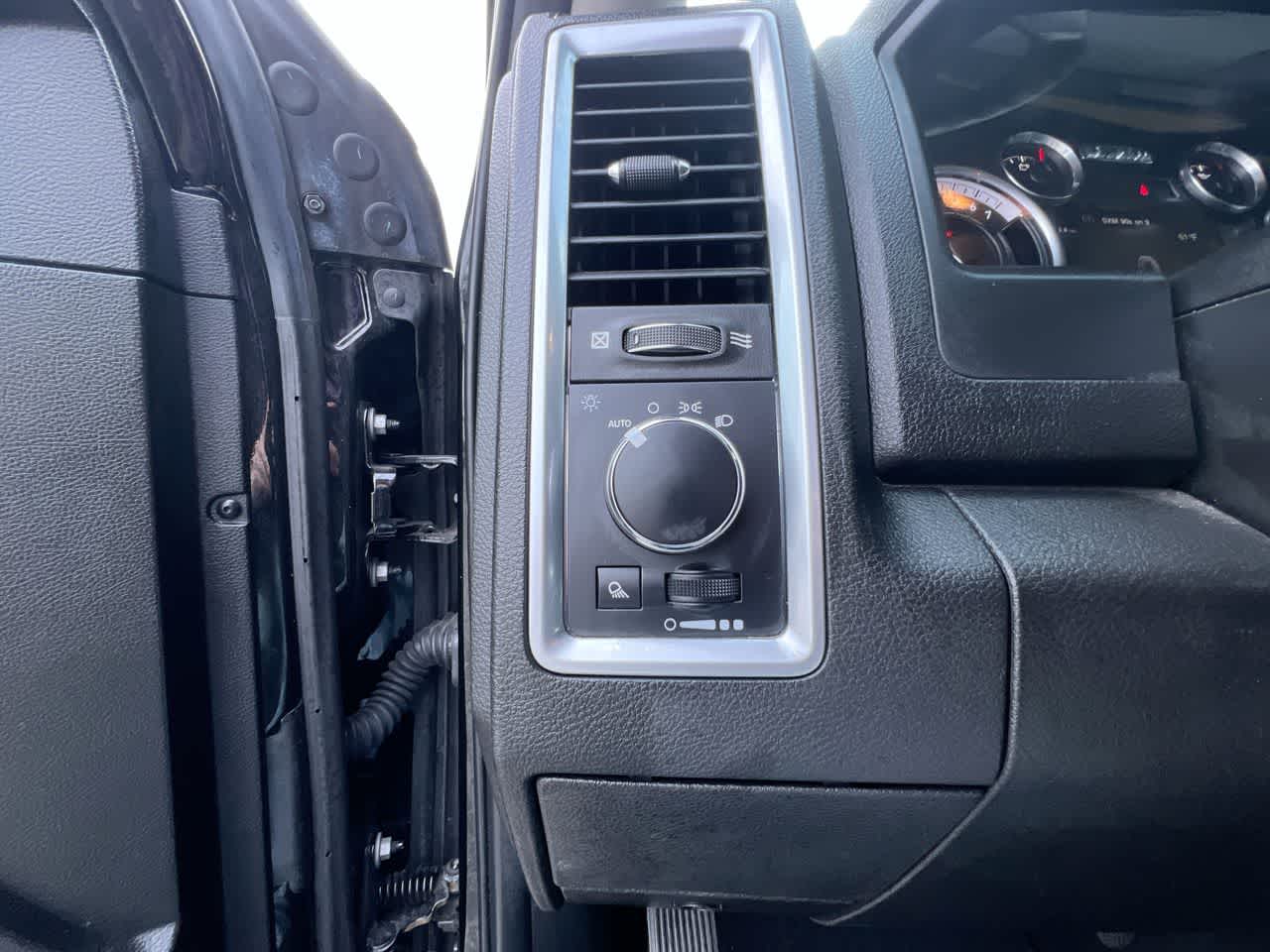 Thumbnail: 2023 RAM 1500 Classic - 18