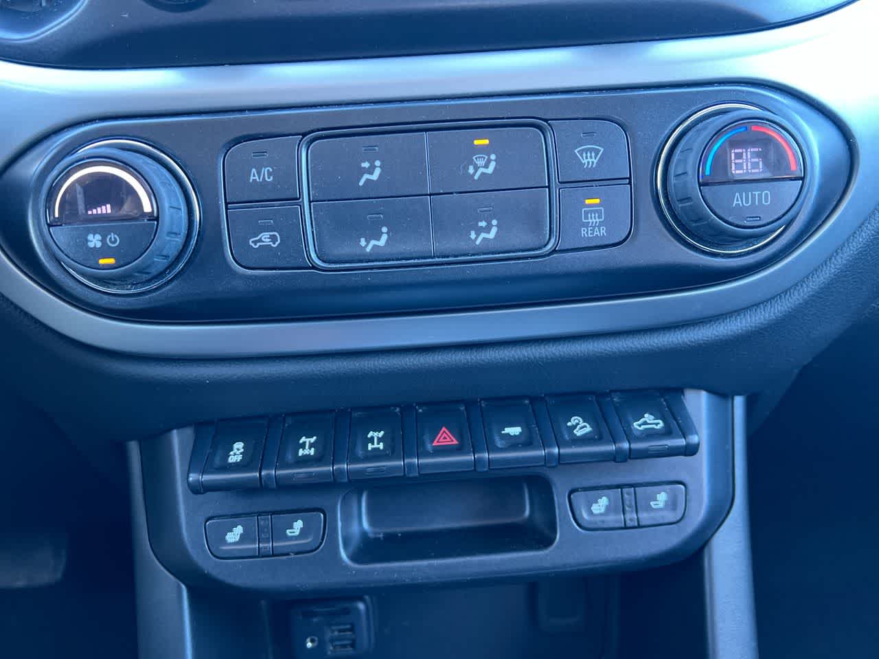 Thumbnail: 2020 Chevrolet Colorado - 27