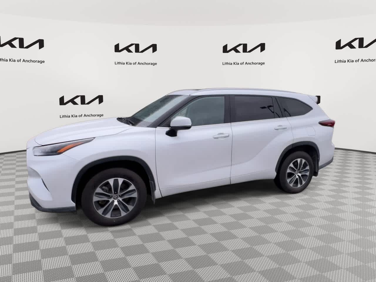 Thumbnail: 2024 Toyota Highlander - 4