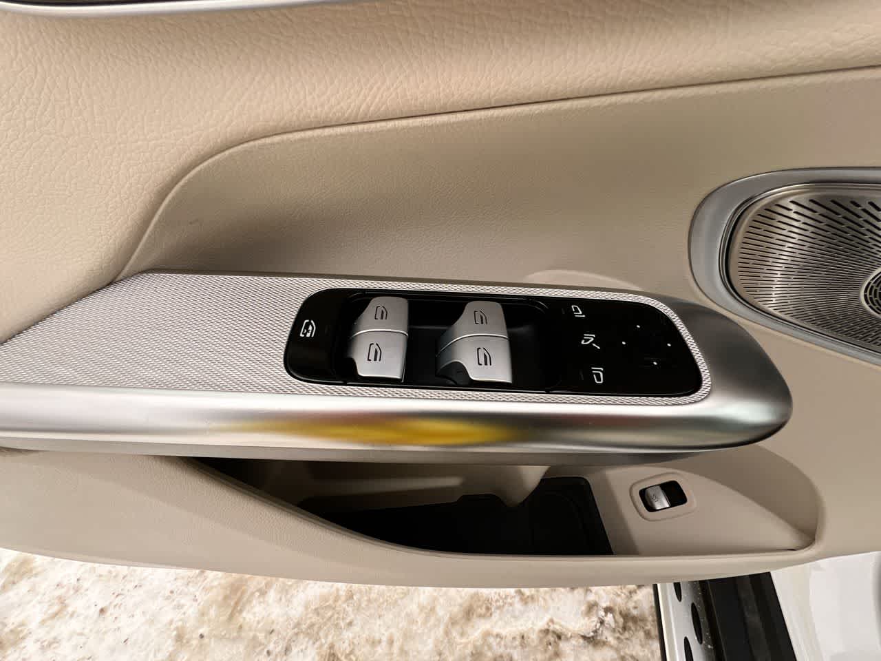 Thumbnail: 2024 Mercedes-Benz GLC - 13