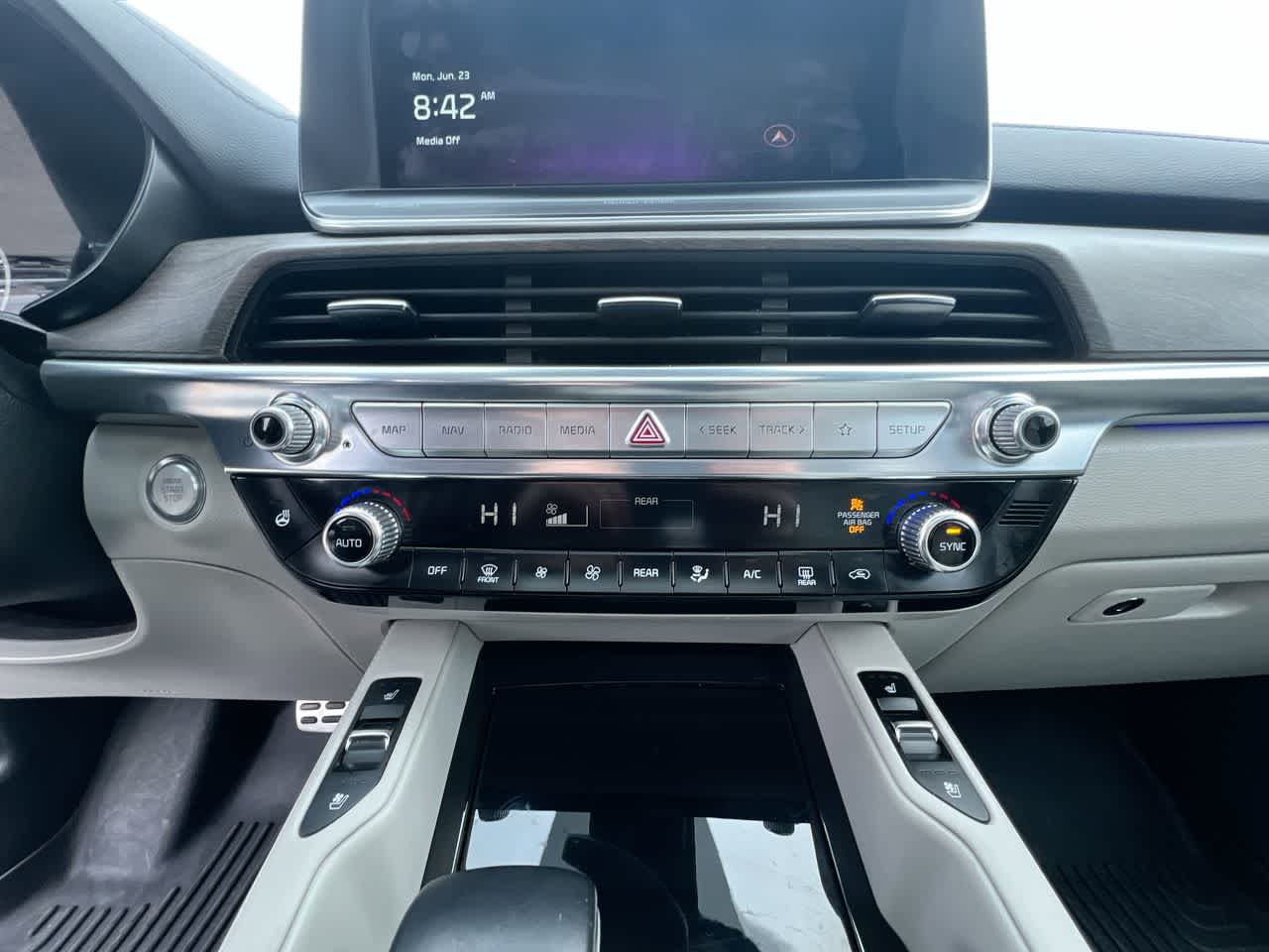 Thumbnail: 2022 Kia Telluride - 19