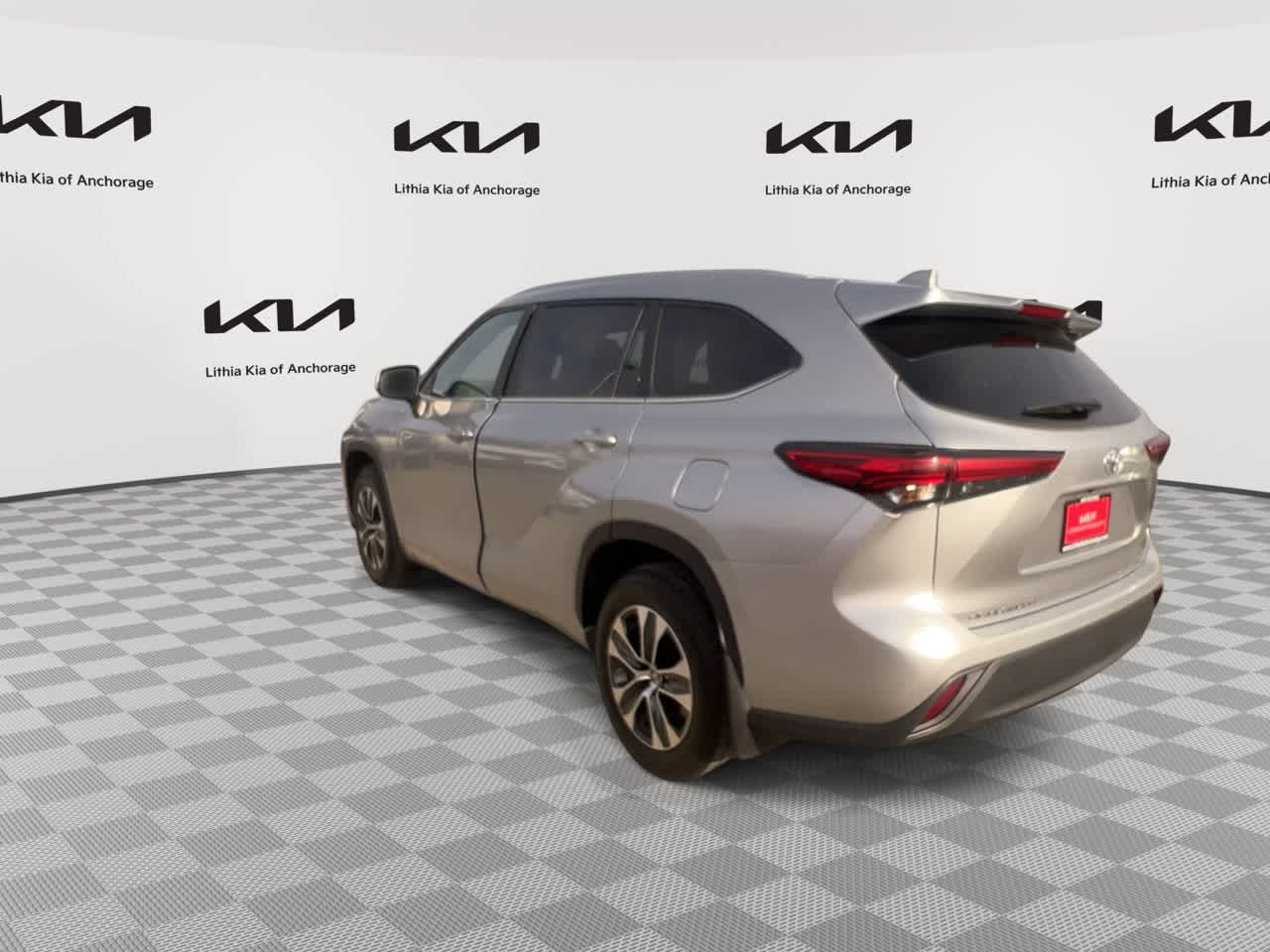 Thumbnail: 2023 Toyota Highlander - 7