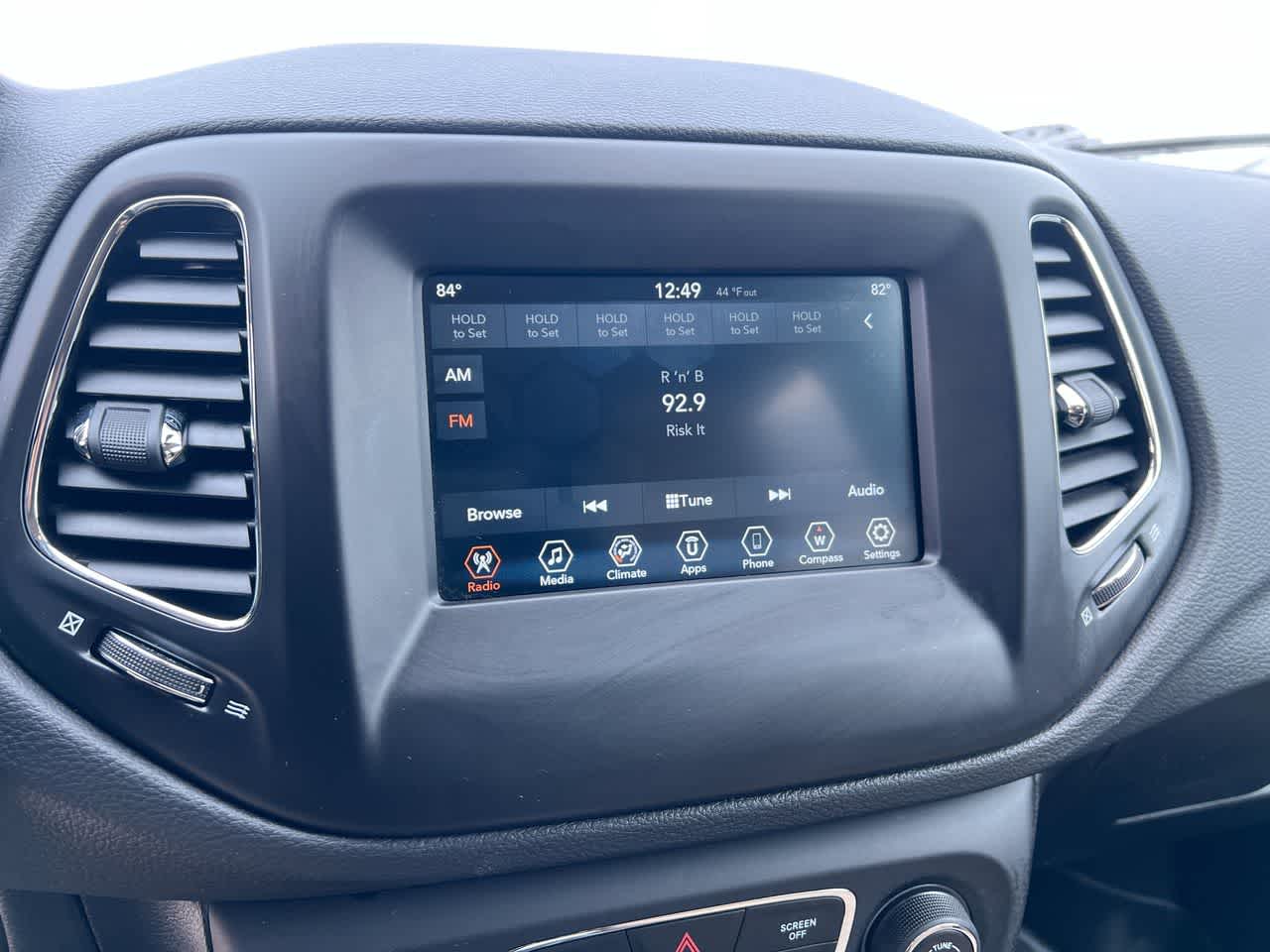 Thumbnail: 2019 Jeep Compass - 16