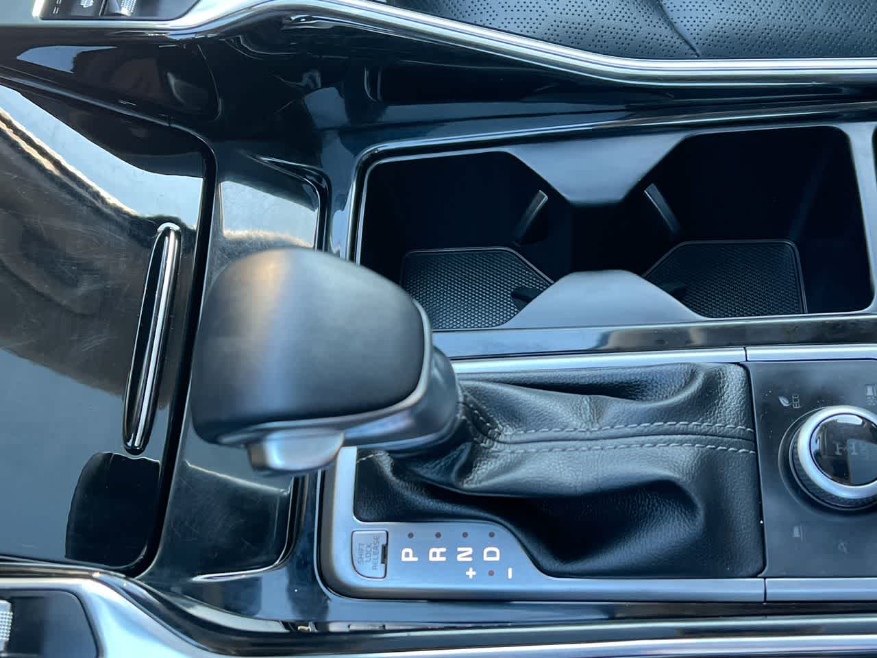 Thumbnail: 2023 Kia Sorento - 20