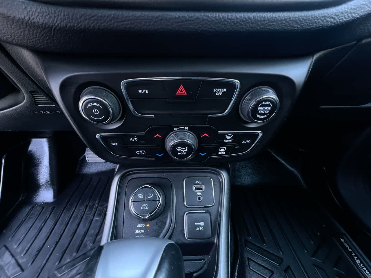 Thumbnail: 2017 Jeep Compass - 19