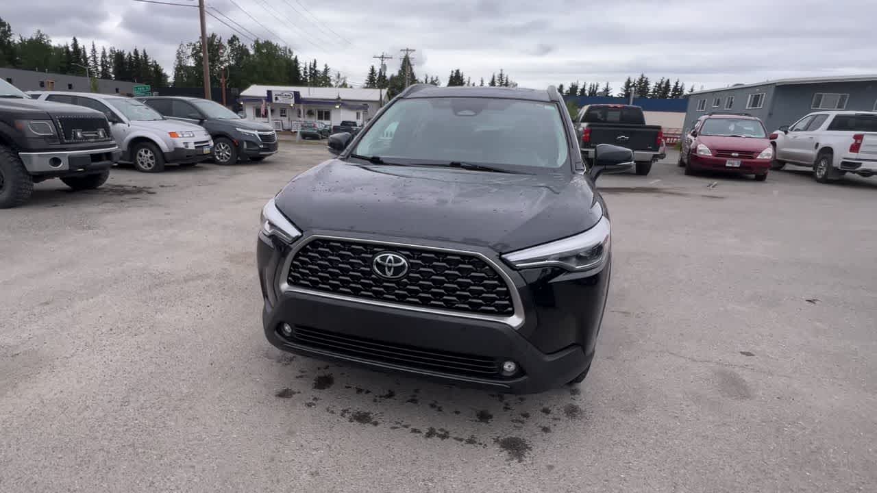 2023 Toyota Corolla Cross XLE 3