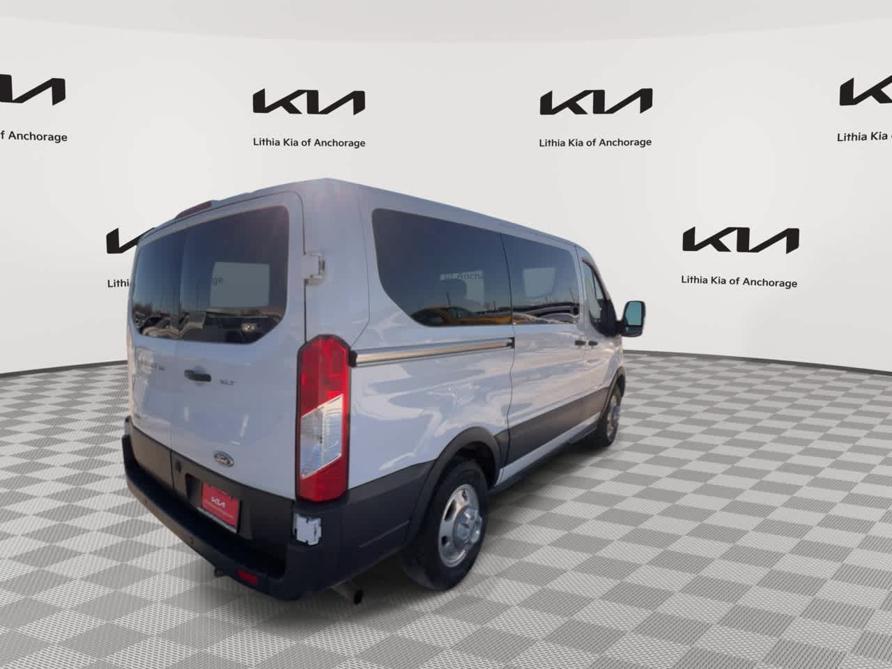 Thumbnail: 2020 Ford Econoline - 8