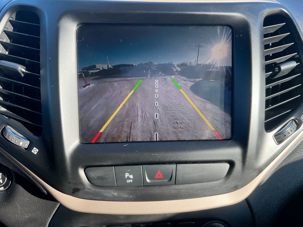 Thumbnail: 2015 Jeep Cherokee - 17