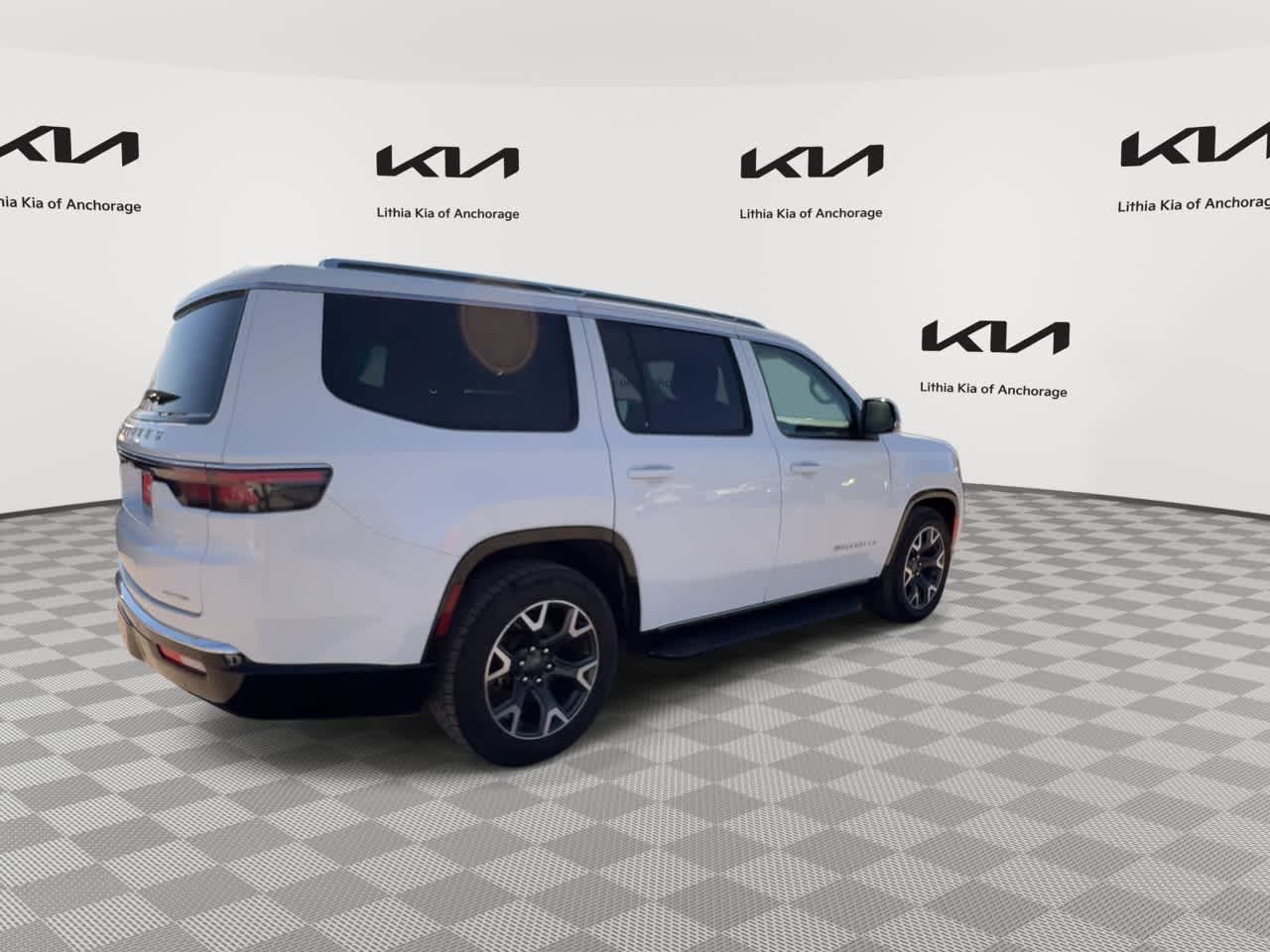 Thumbnail: 2024 Jeep Wagoneer - 6