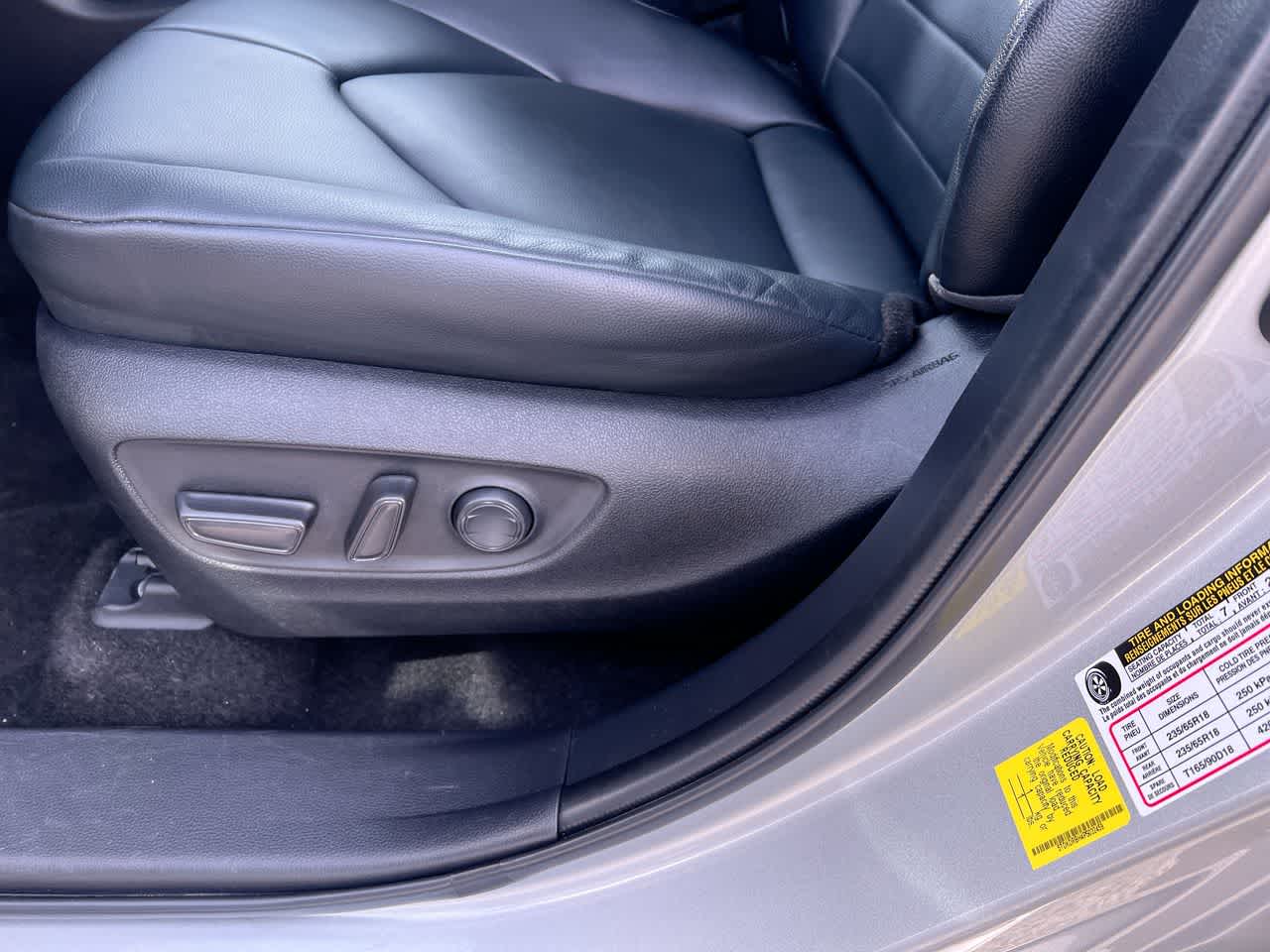 Thumbnail: 2023 Toyota Highlander - 12