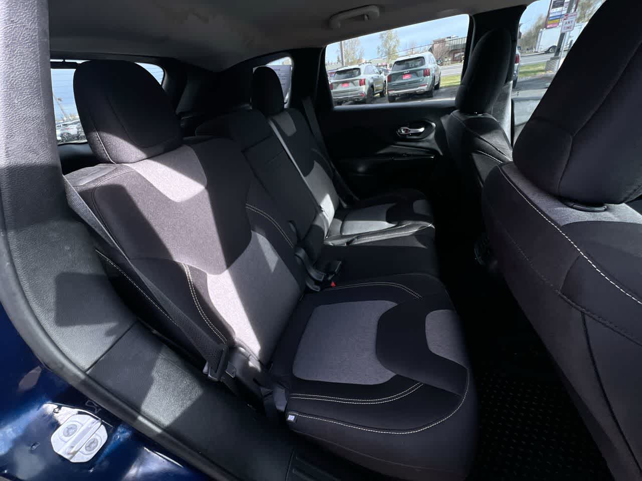 2015 Jeep Cherokee Sport 24