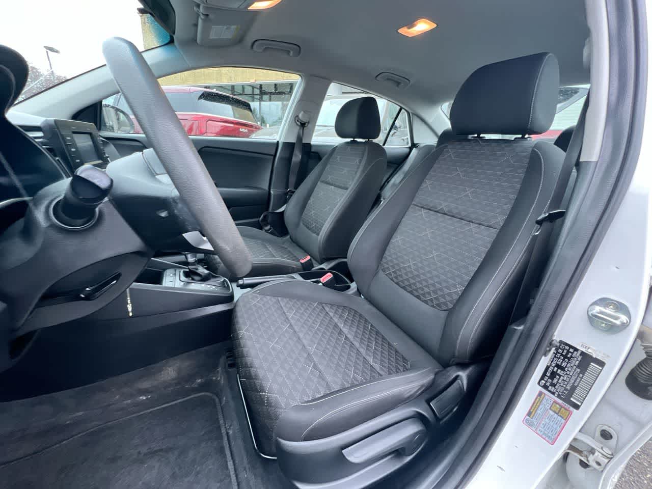 Thumbnail: 2019 Kia Rio - 11