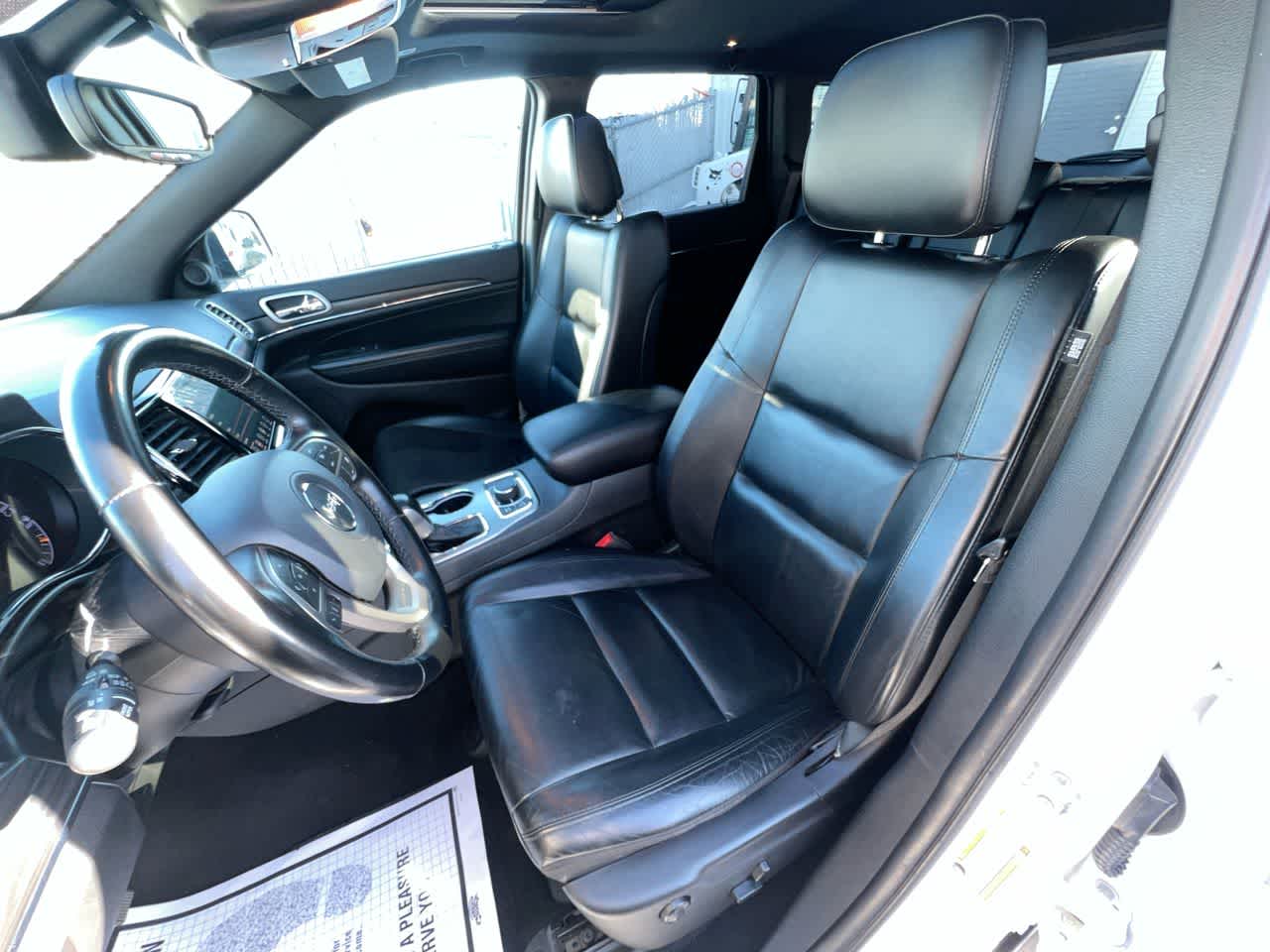 Thumbnail: 2020 Jeep Grand Cherokee - 11