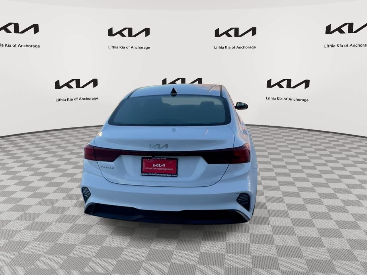 Thumbnail: 2022 Kia Forte - 7