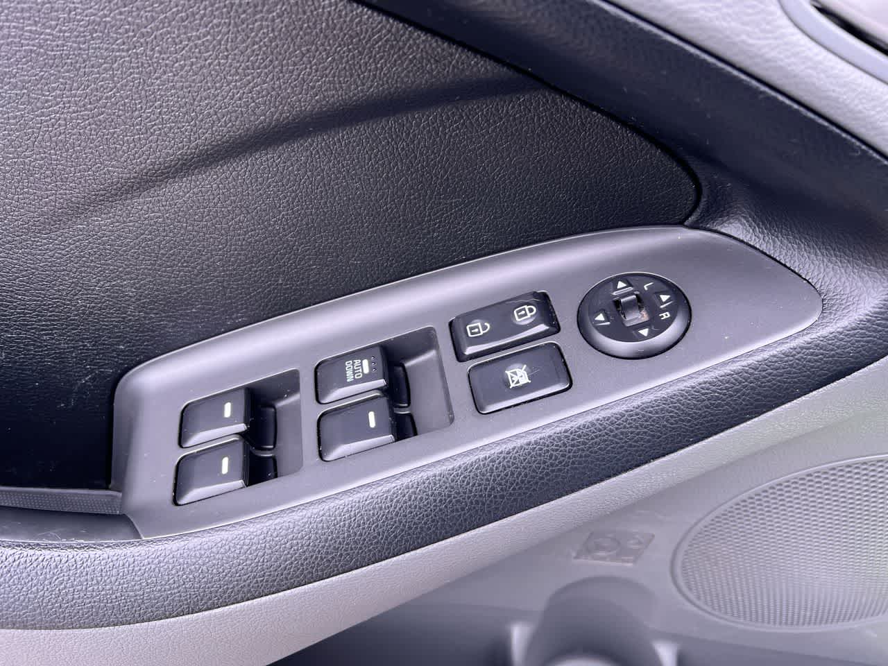 Thumbnail: 2018 Kia Forte - 13