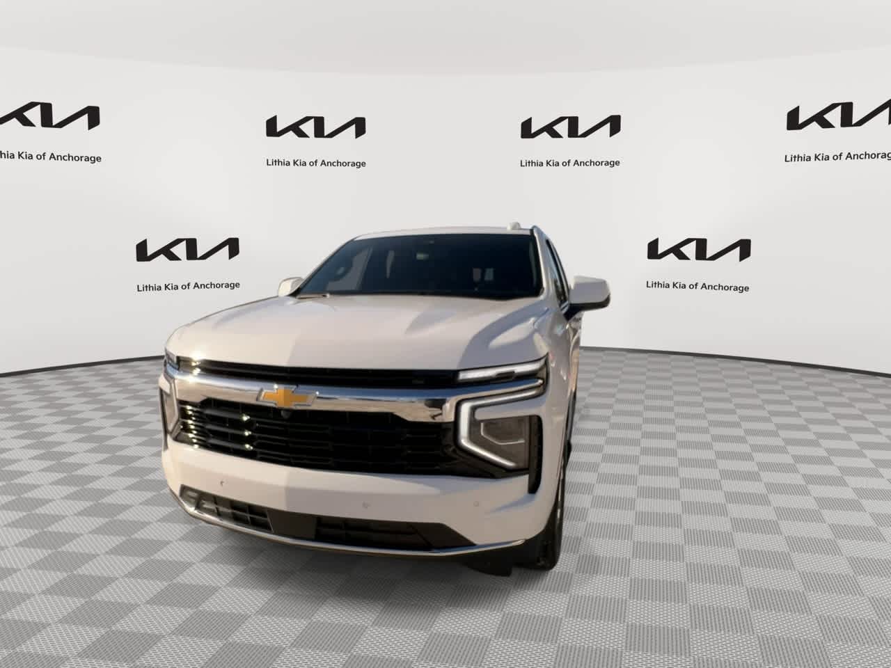 Thumbnail: 2025 Chevrolet Suburban - 4