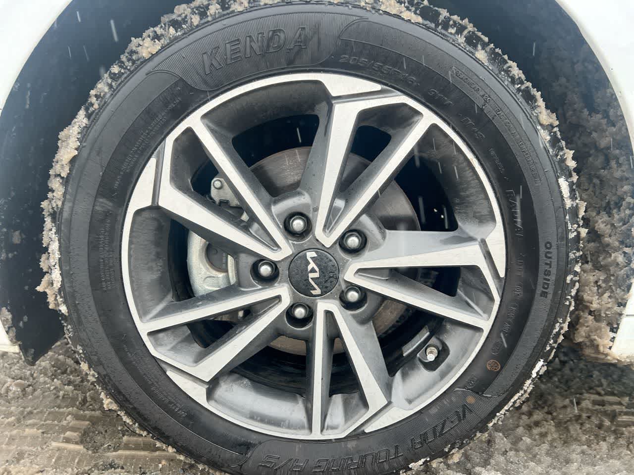 Thumbnail: 2022 Kia Forte - 10