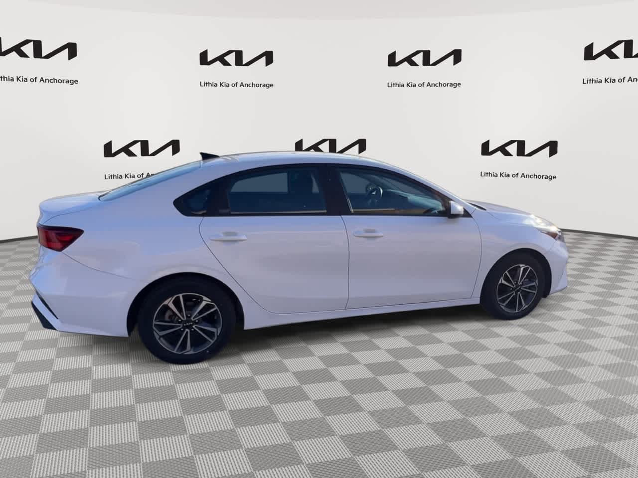 Thumbnail: 2024 Kia Forte - 9