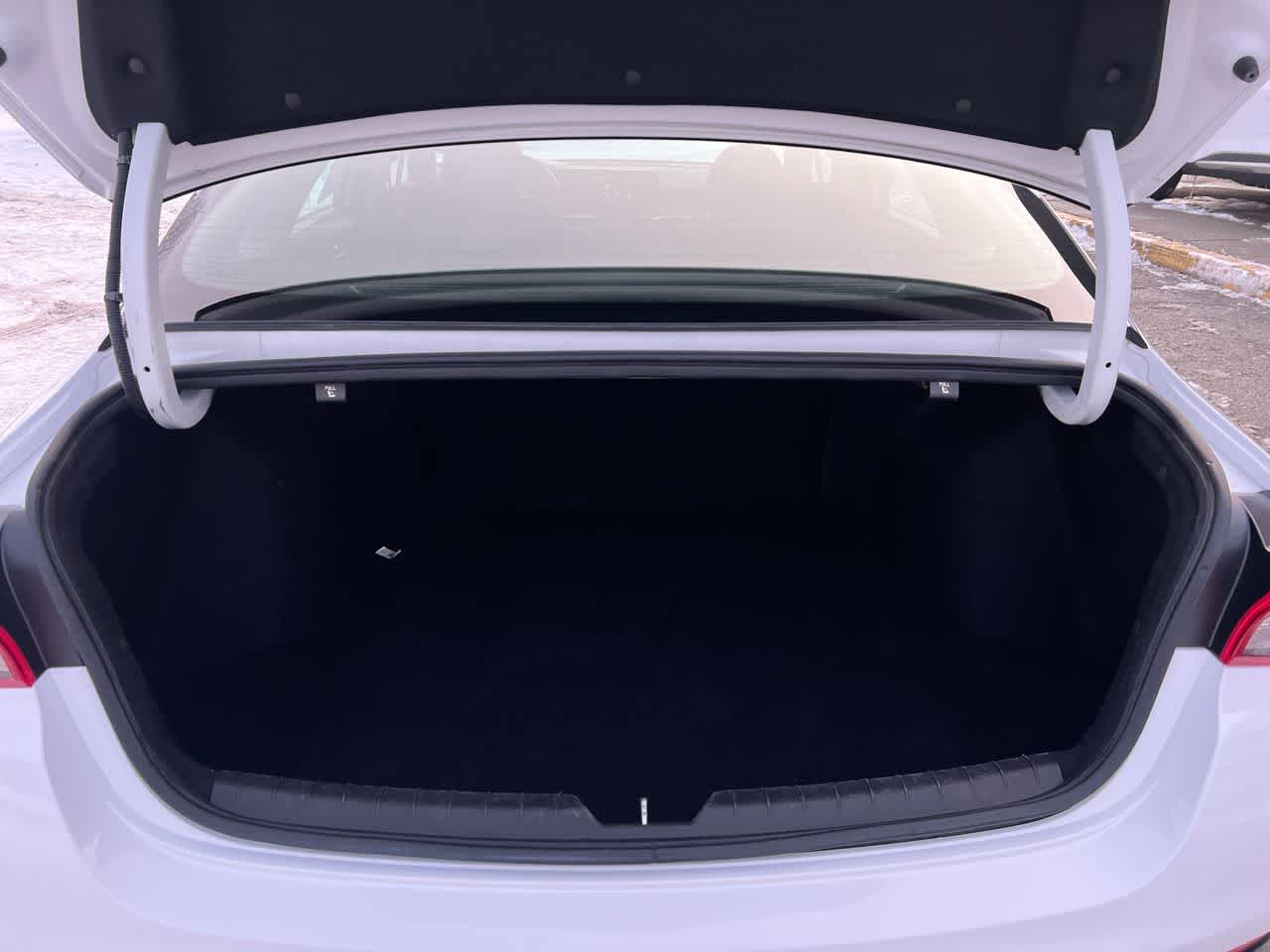 Thumbnail: 2023 Kia K5 - 25