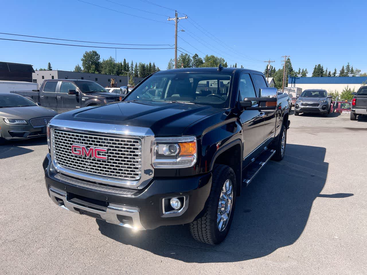 2017 GMC Sierra 2500 Denali Hero Image