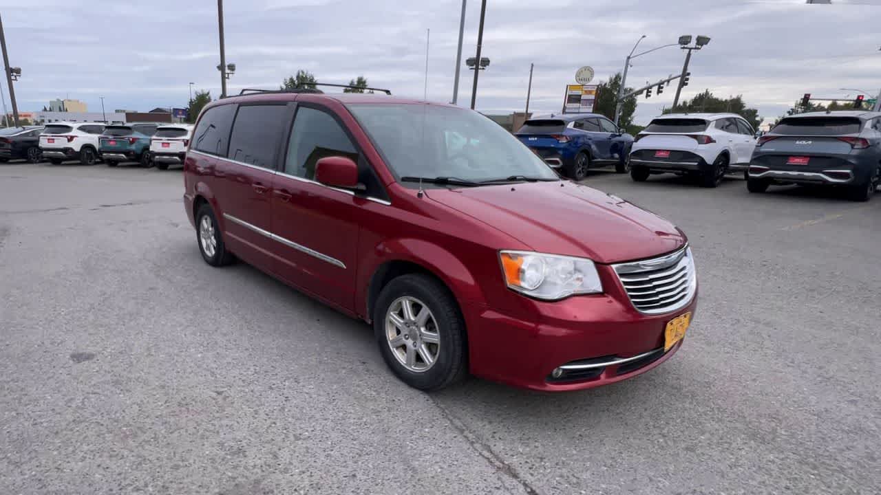 Thumbnail: 2012 Chrysler Town & Country - 2