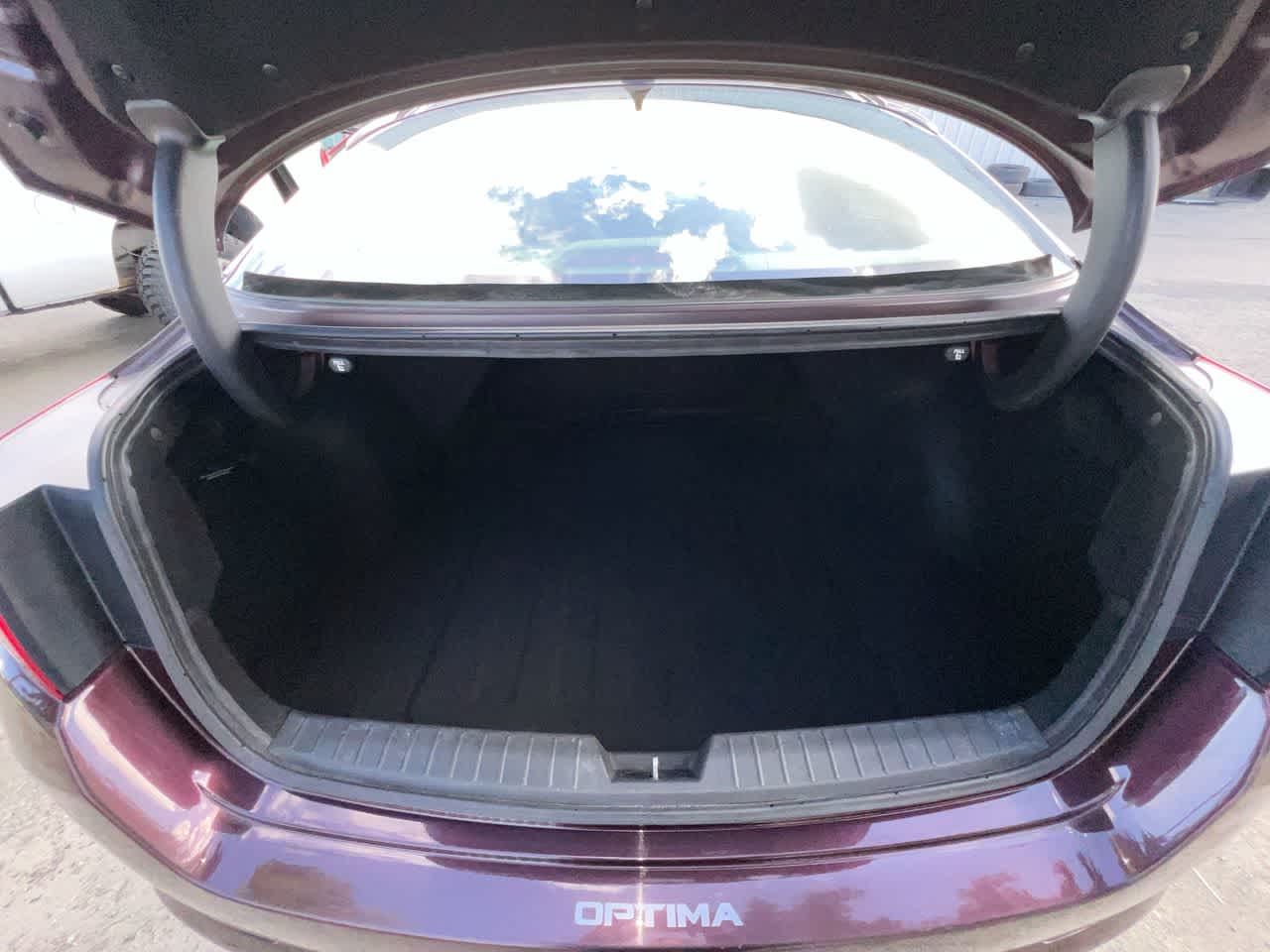 Thumbnail: 2012 Kia Optima - 26