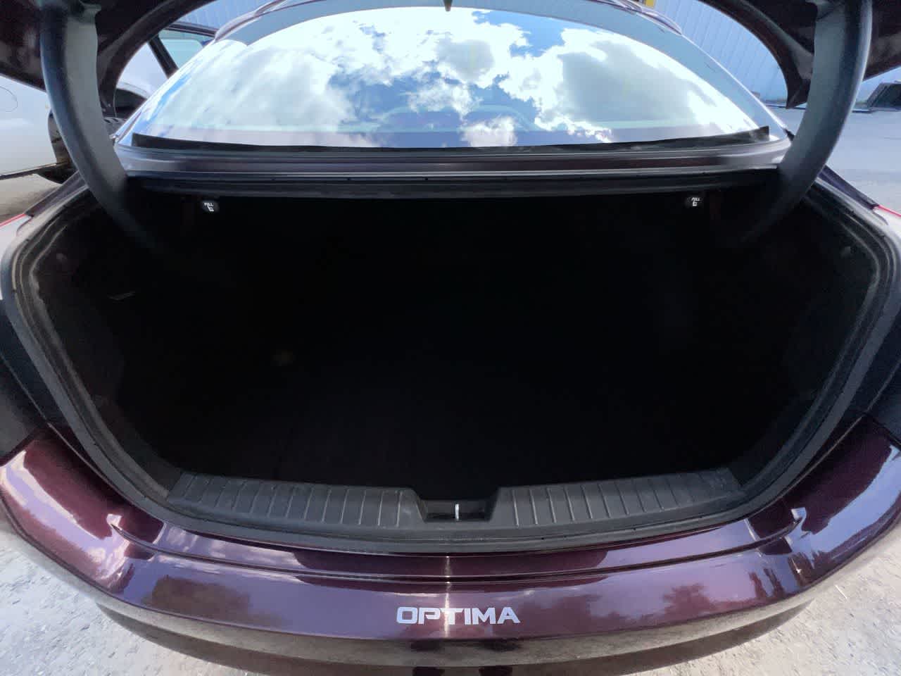 Thumbnail: 2012 Kia Optima - 24
