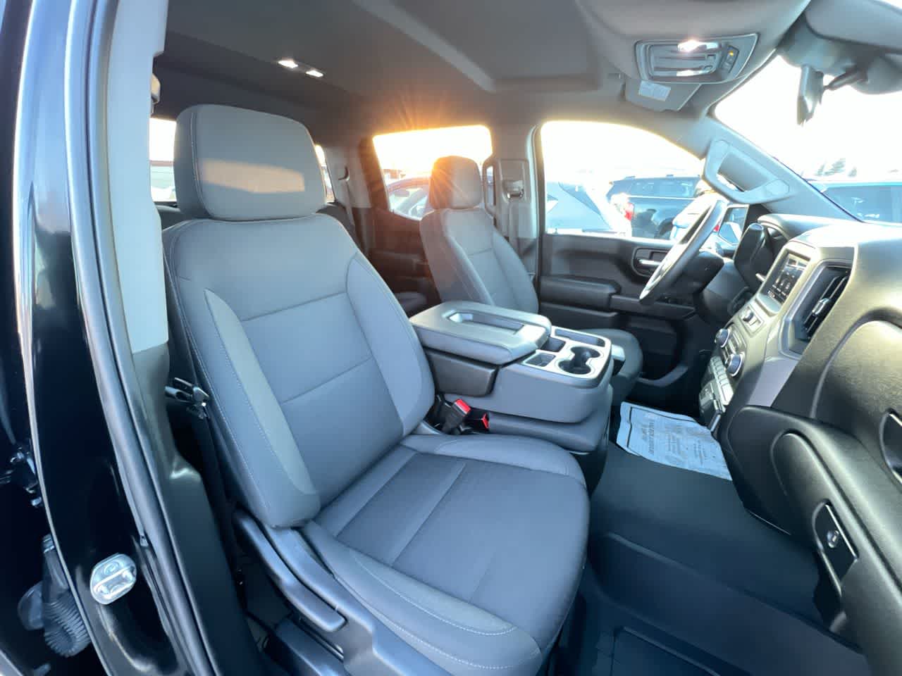 Thumbnail: 2023 Chevrolet Silverado 1500 - 28