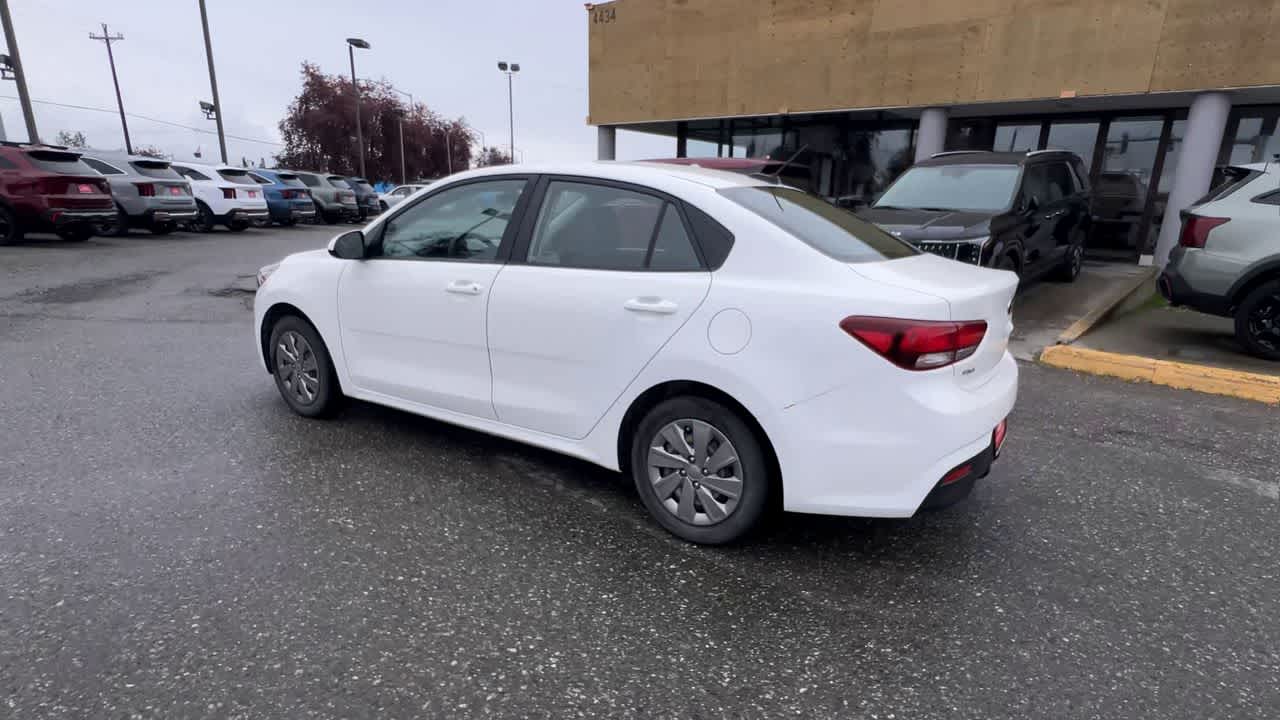 Thumbnail: 2019 Kia Rio - 6