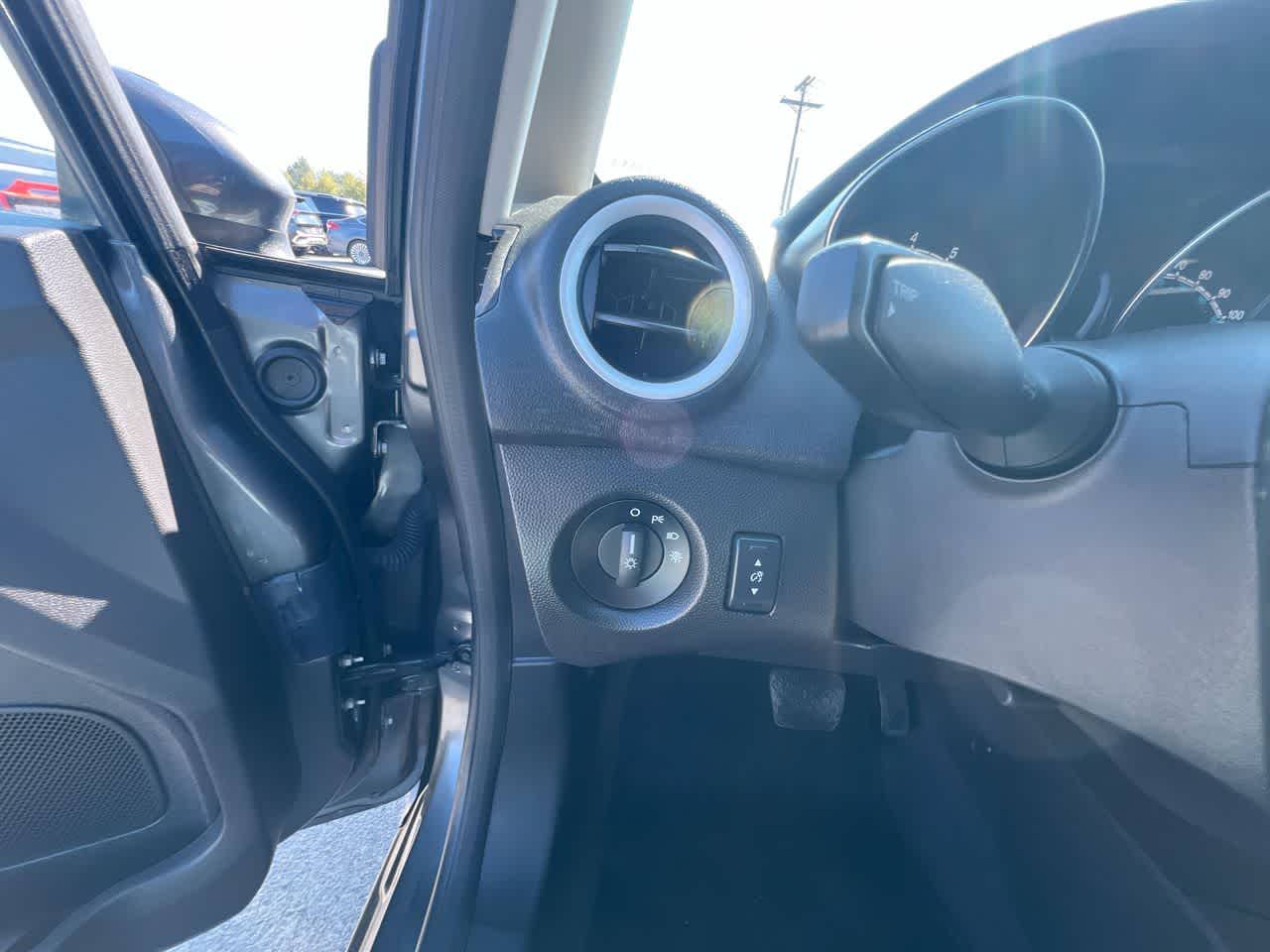 2018 Ford Fiesta SE 18