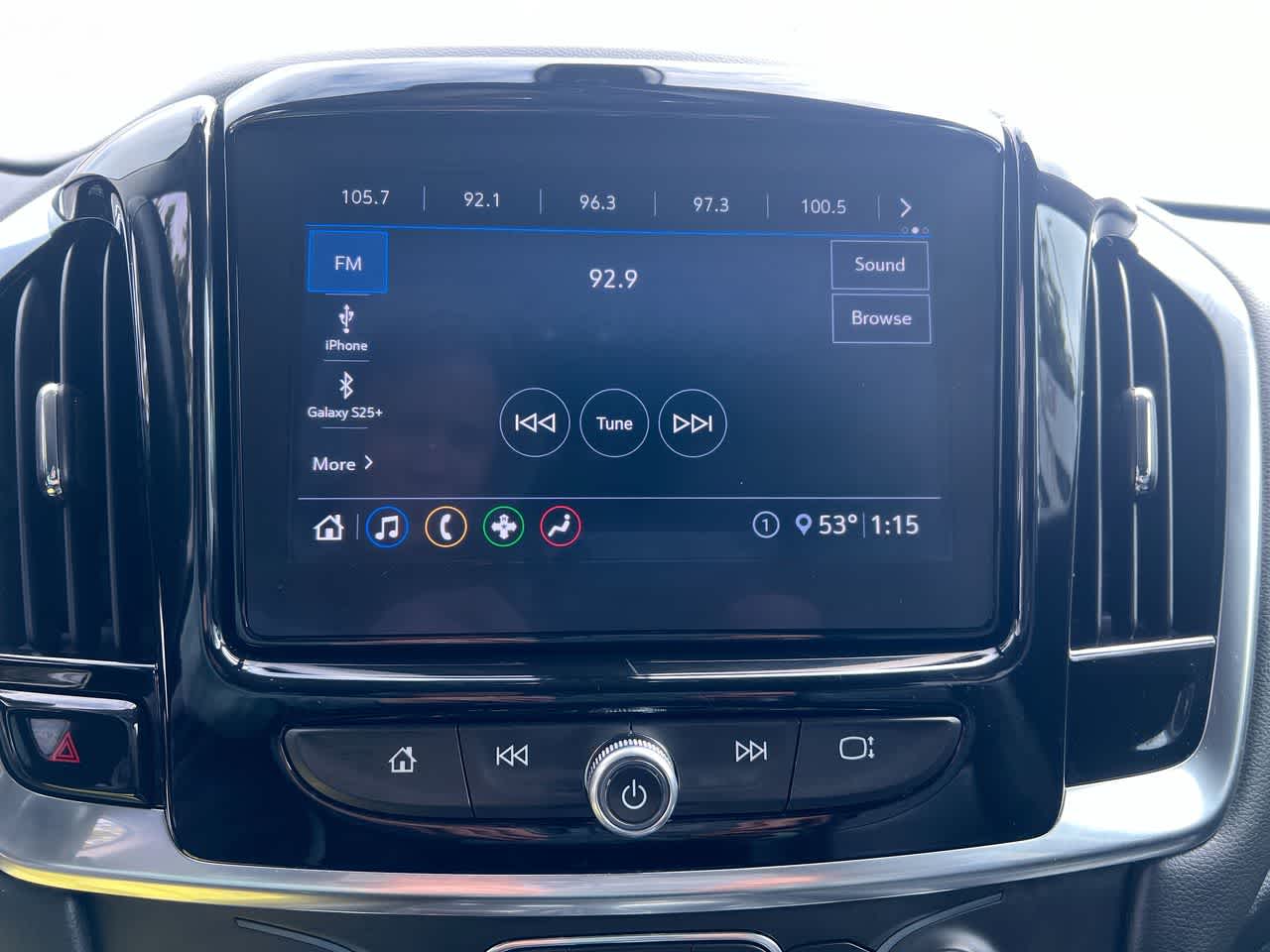 Thumbnail: 2021 Chevrolet Traverse - 16