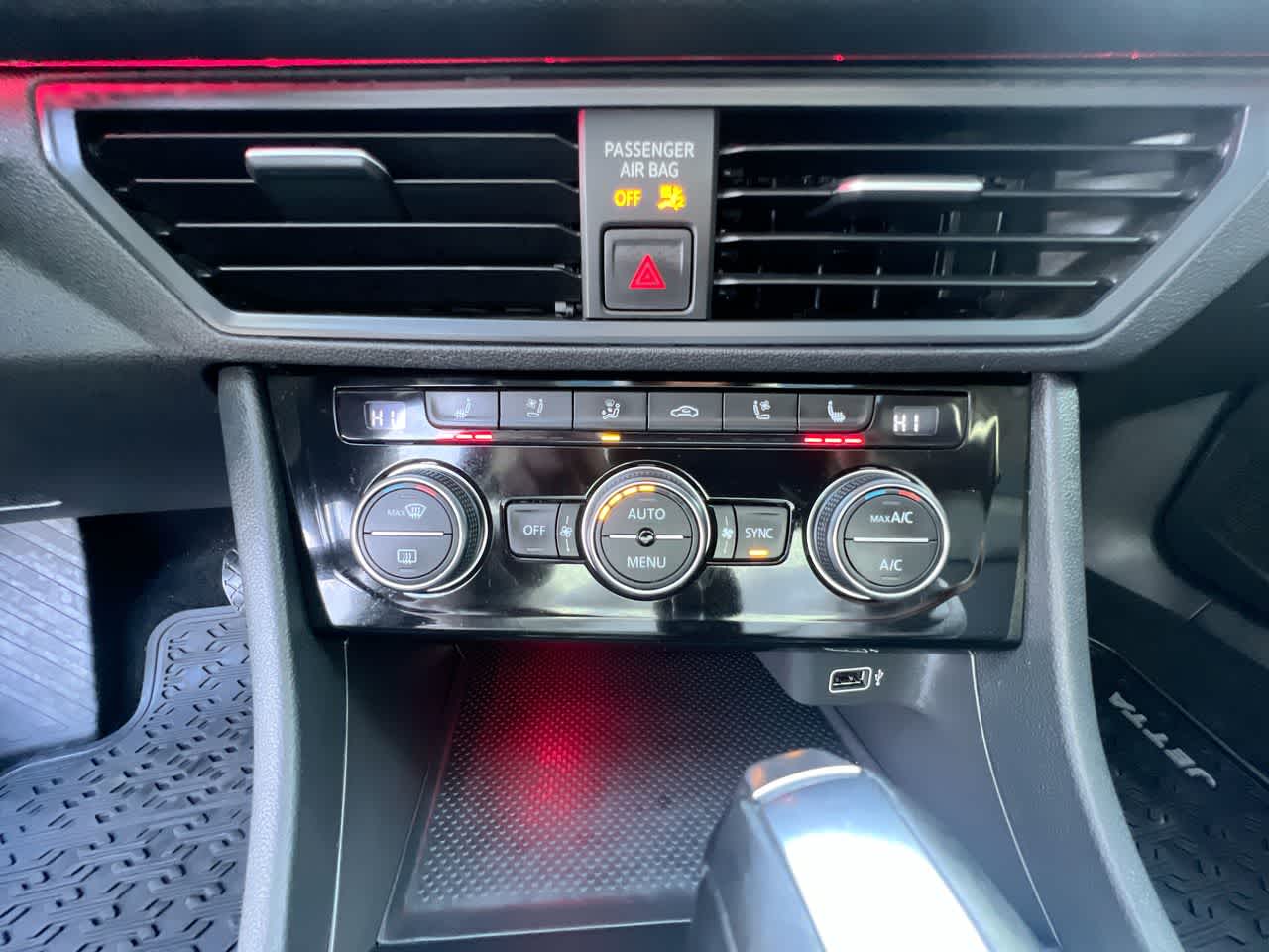 Thumbnail: 2019 Volkswagen Jetta - 19
