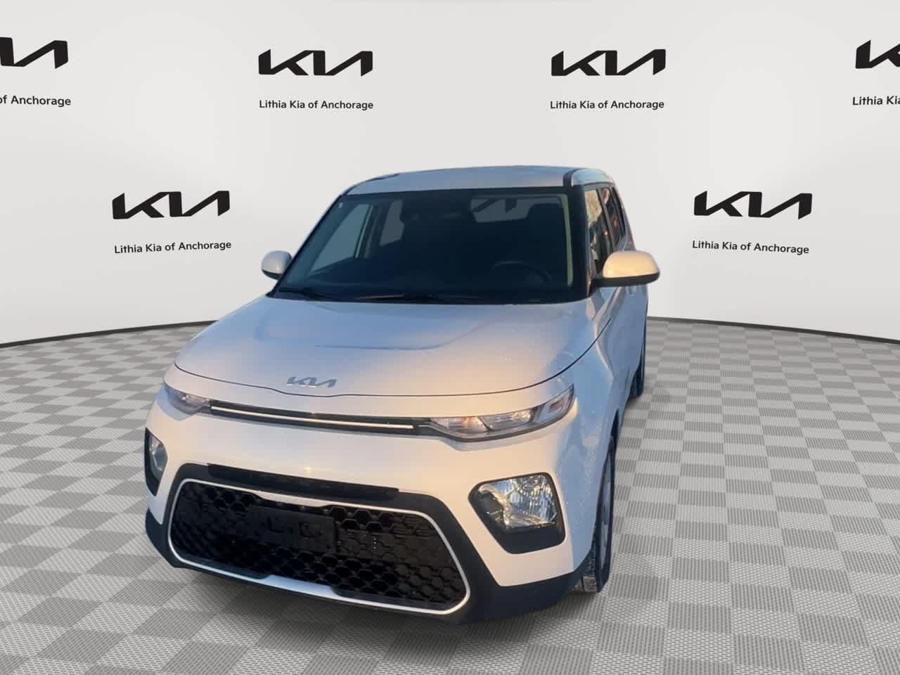 2022 Kia Soul LX photo 2