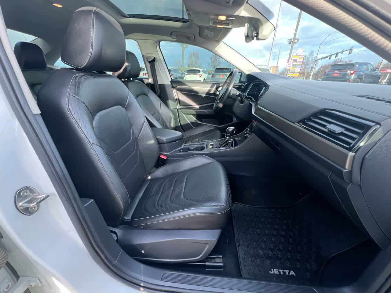 Thumbnail: 2019 Volkswagen Jetta - 28