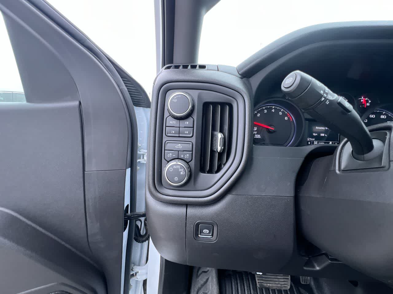 Thumbnail: 2024 Chevrolet Silverado 1500 - 18