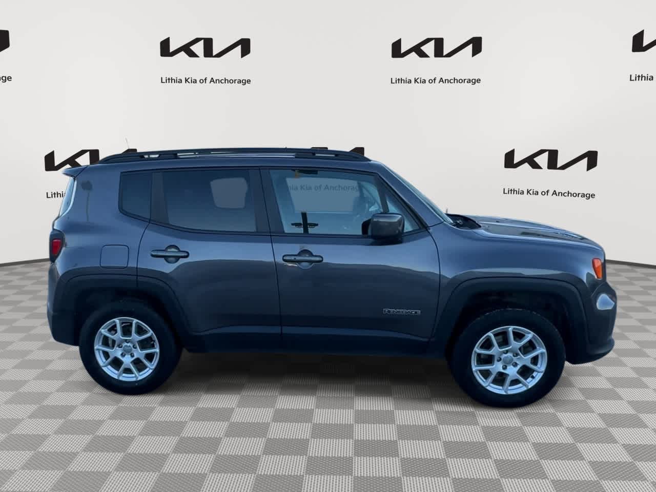 Thumbnail: 2019 Jeep Renegade - 9