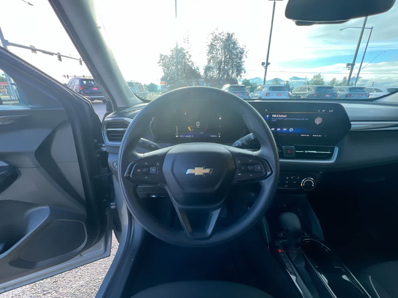 Thumbnail: 2025 Chevrolet TrailBlazer - 14