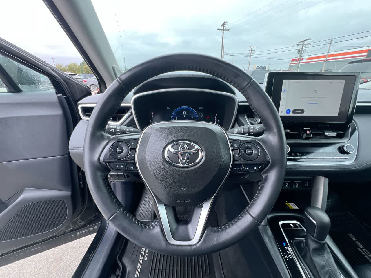 2023 Toyota Corolla Cross XLE 14
