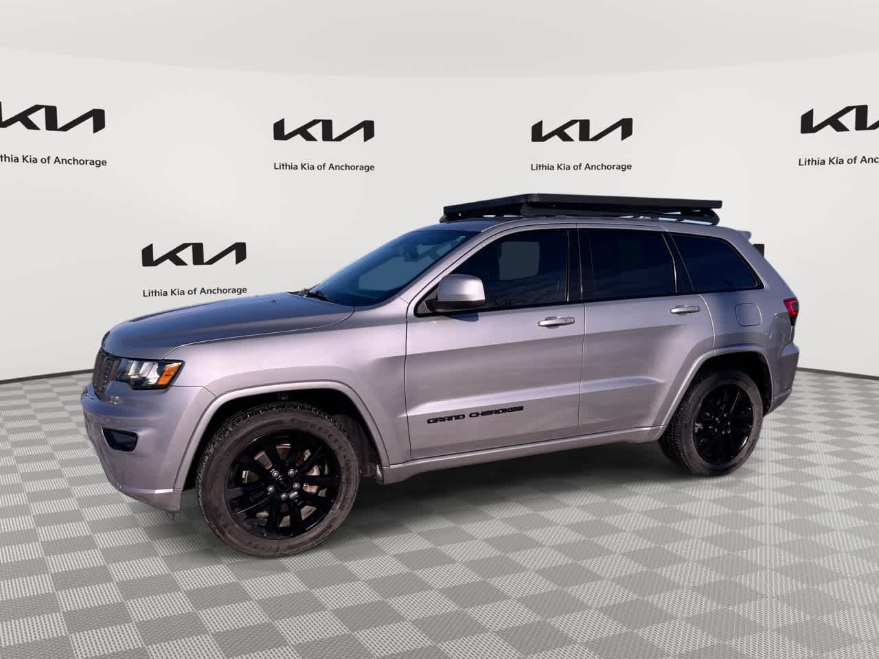 Thumbnail: 2017 Jeep Grand Cherokee - 1