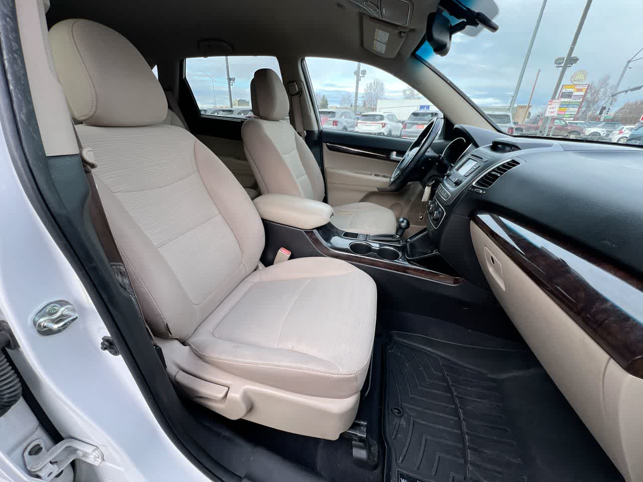Thumbnail: 2015 Kia Sorento - 28