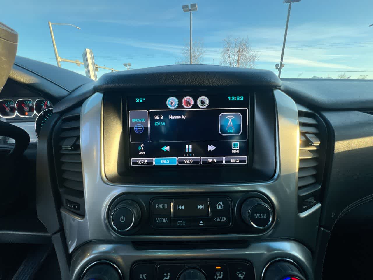 Thumbnail: 2015 Chevrolet Tahoe - 16