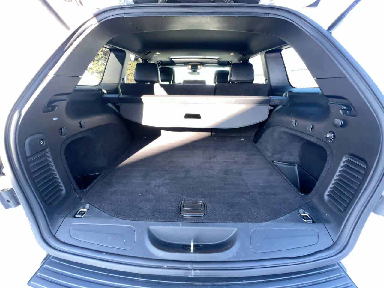 Thumbnail: 2020 Jeep Grand Cherokee - 24