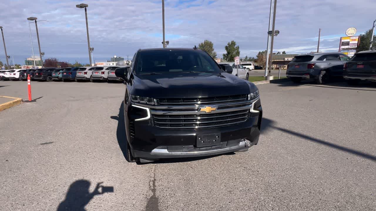 2022 Chevrolet Suburban LT photo 4