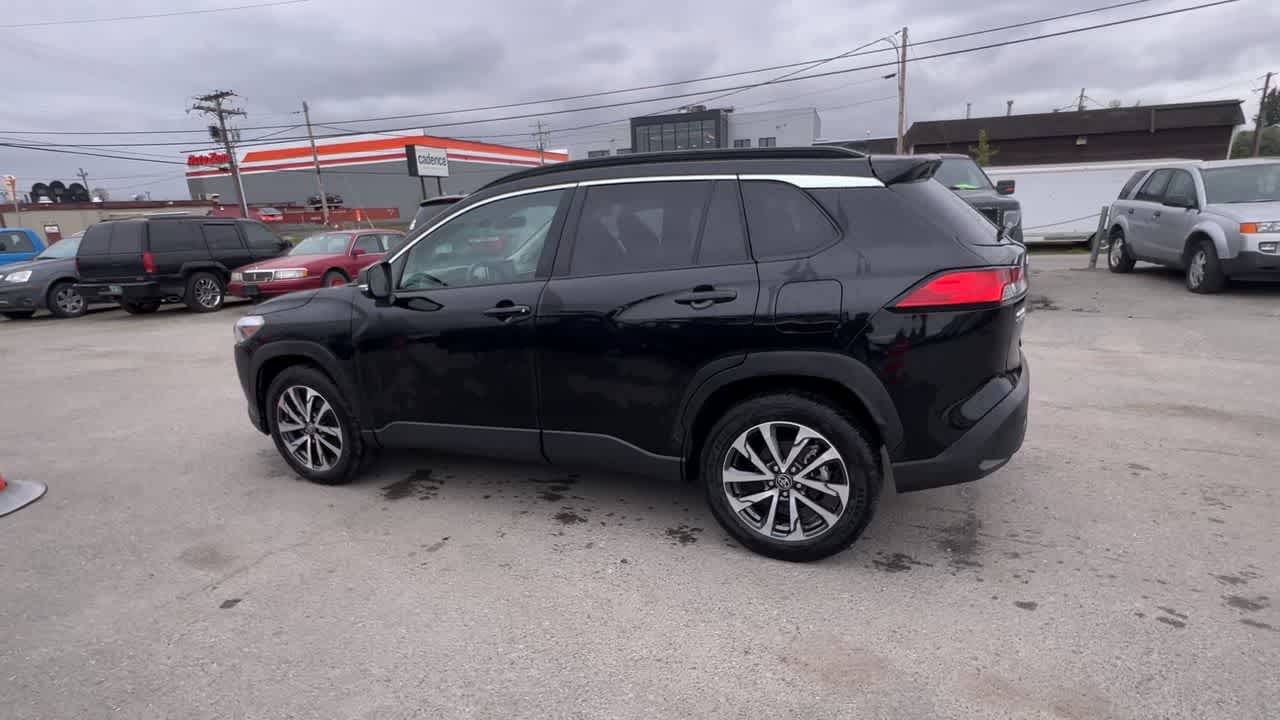2023 Toyota Corolla Cross XLE 6