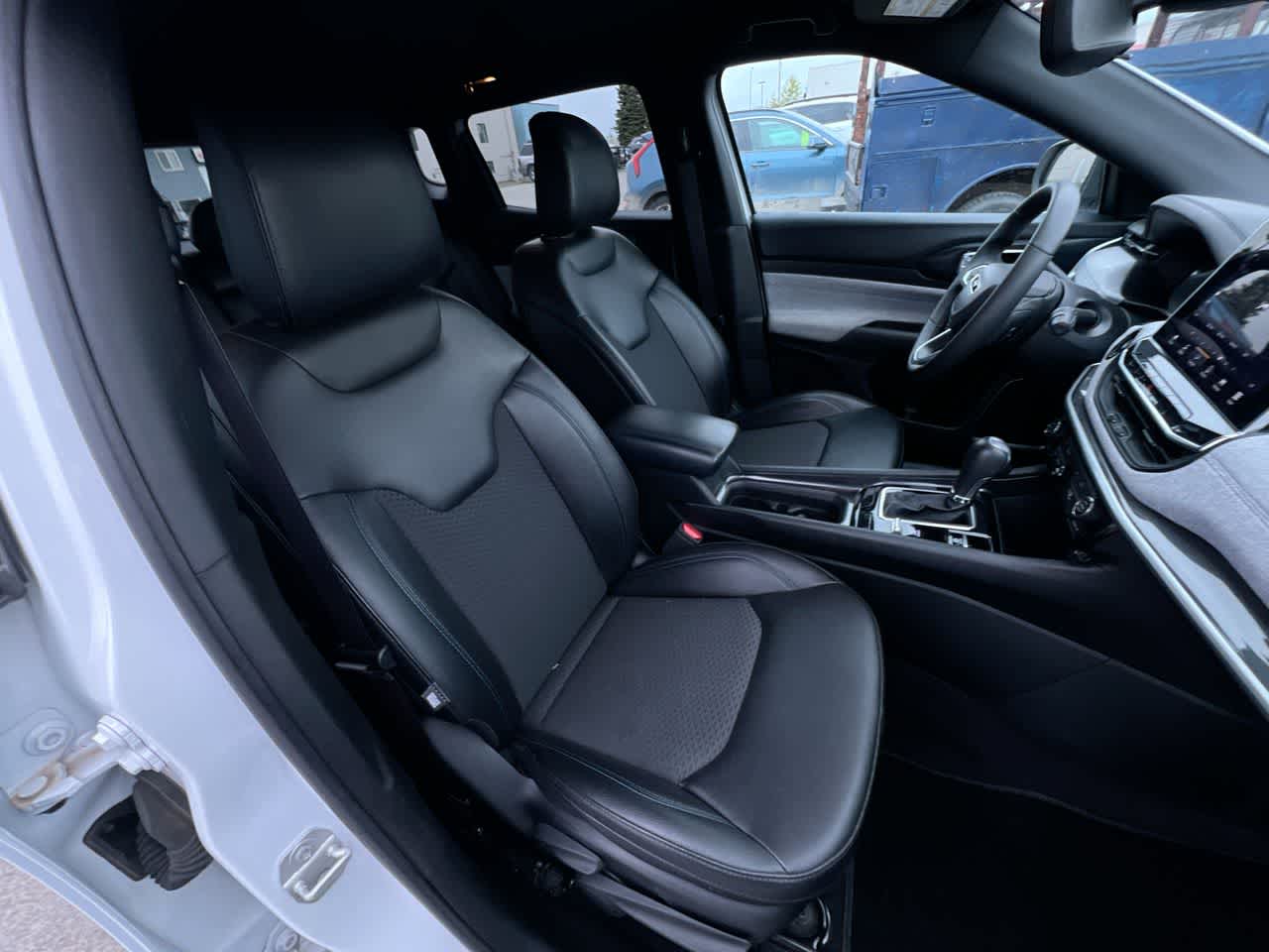 Thumbnail: 2024 Jeep Compass - 28