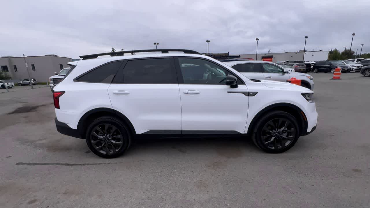 Thumbnail: 2022 Kia Sorento - 9