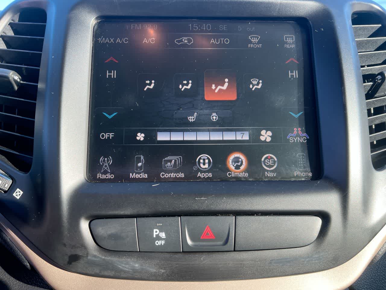 Thumbnail: 2015 Jeep Cherokee - 16