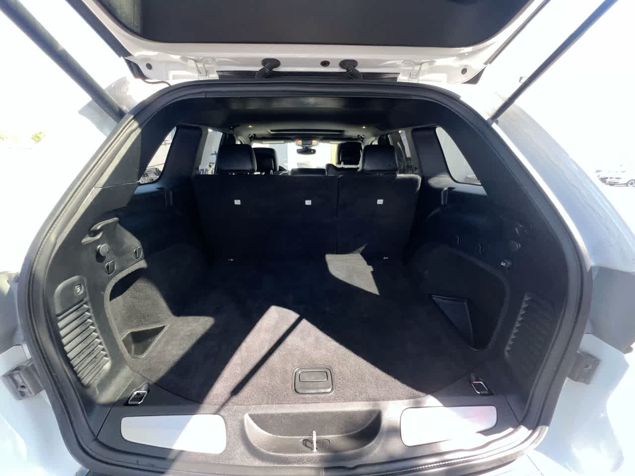 Thumbnail: 2019 Jeep Grand Cherokee - 24
