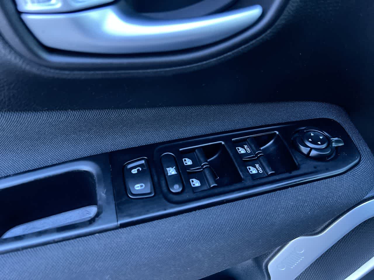 Thumbnail: 2019 Jeep Renegade - 13